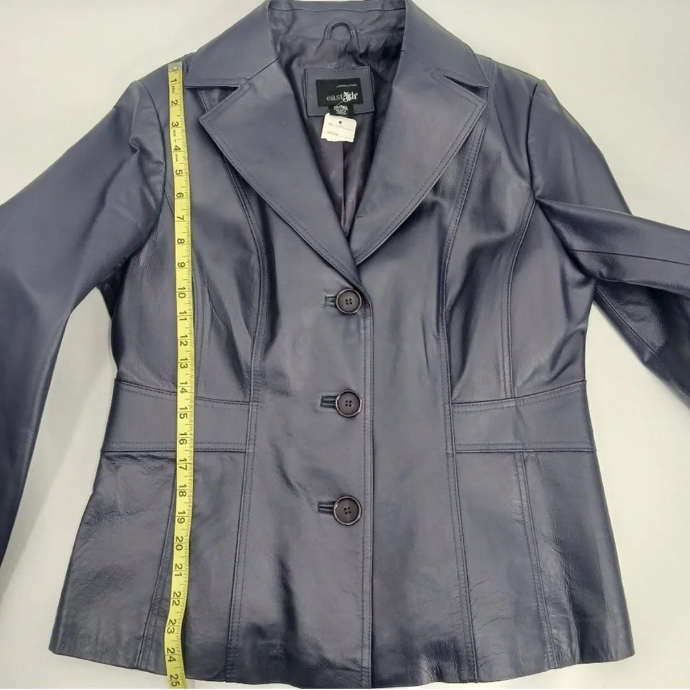 EAST 5TH WOMENS GENUINE LEATHER BLUE JACKET
SIZE LARGE - Picture 14 of 14